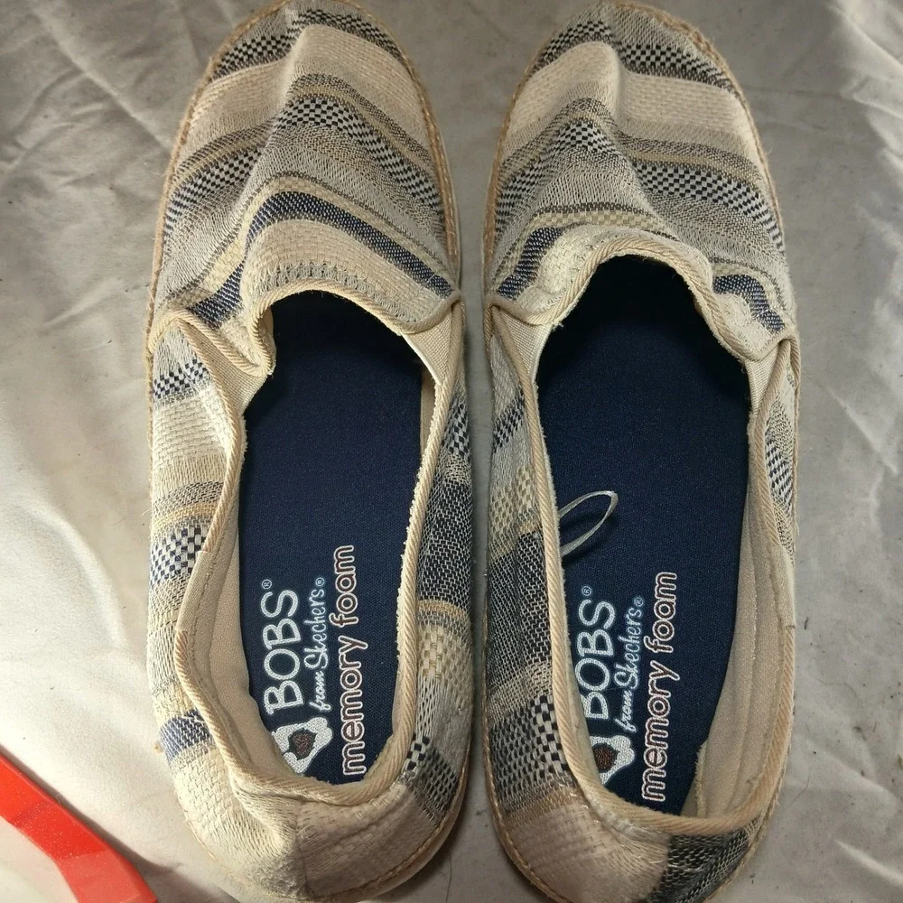 BOBS from Skechers Women's Striped‎ Espadrille Platform Slip On Shoes Size 9.5